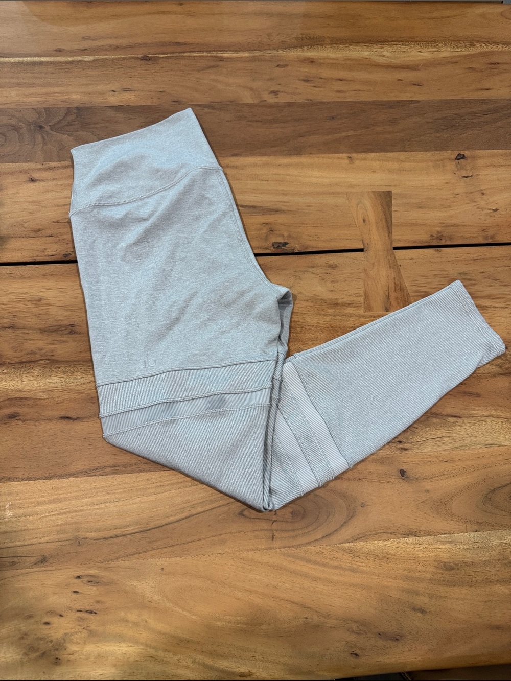 ALO Yoga Light Gray High-Waist Leggings
